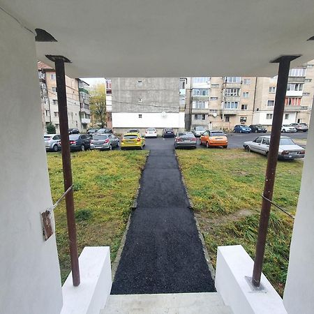 Ferienwohnung Near Center Petroşani Exterior foto