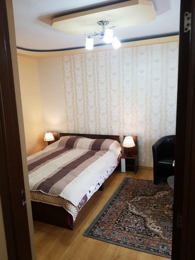 Ferienwohnung Near Center Petroşani Exterior foto